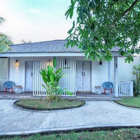 ฟรี รีสอร์ต กิลิตราวางัน Hotel กีลีตราวางัน ภายนอก รูปภาพ