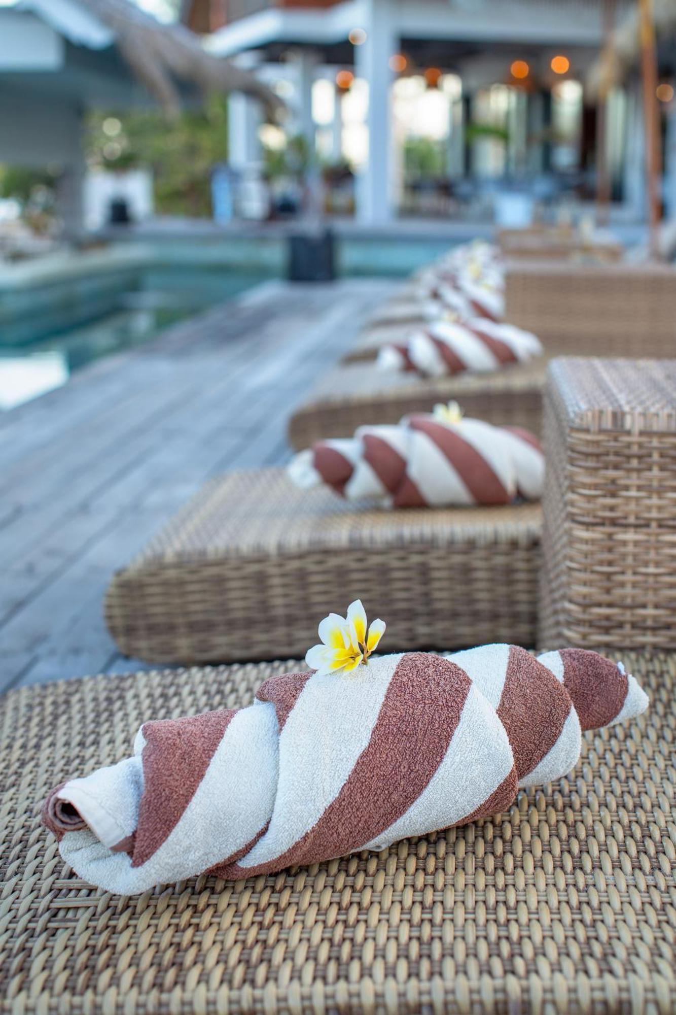 ฟรี รีสอร์ต กิลิตราวางัน Hotel กีลีตราวางัน ภายนอก รูปภาพ